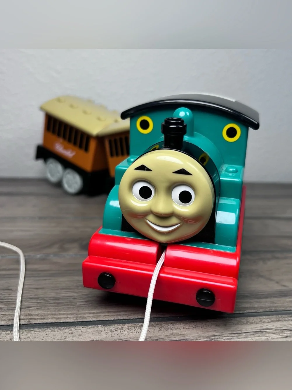 Vintage‎ 1998 TOMY Thomas & Friends Pull-Along Train Toy Set Annie Clarabel